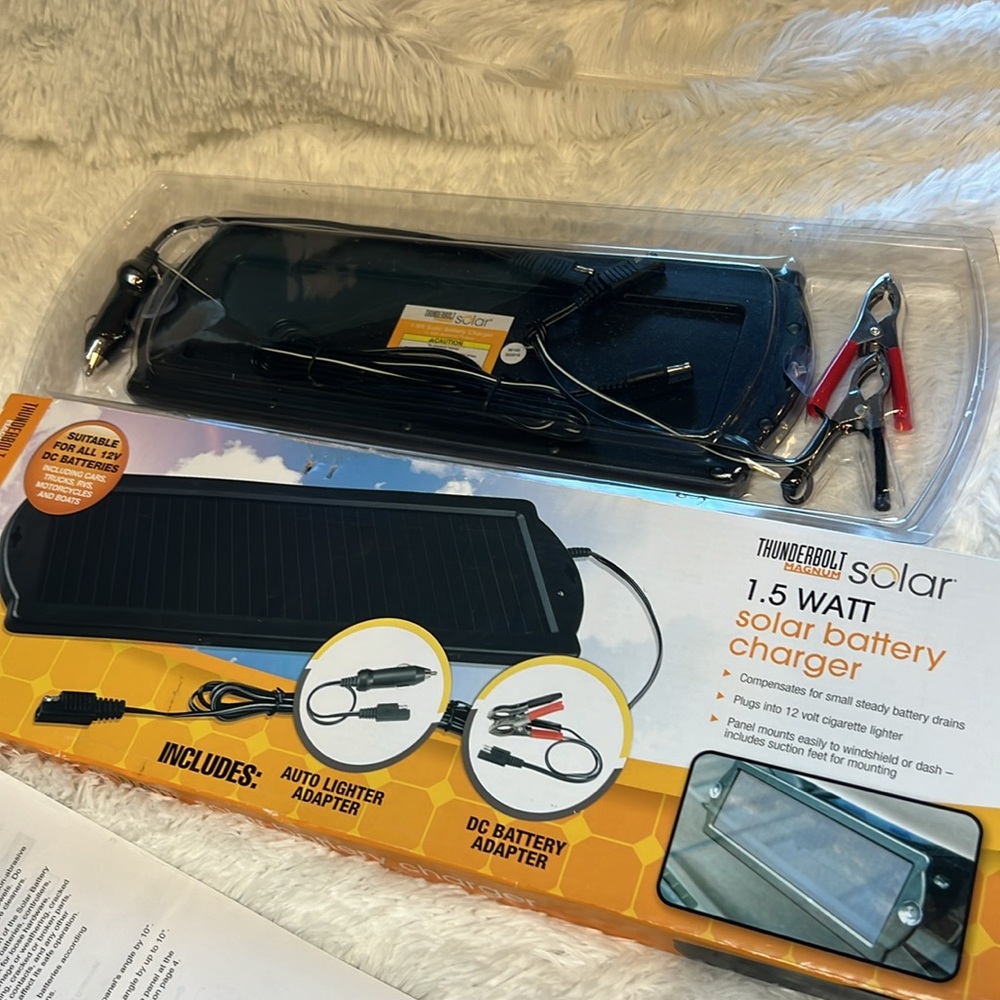 Solar battery charger 1.5w thunderbolt magnum